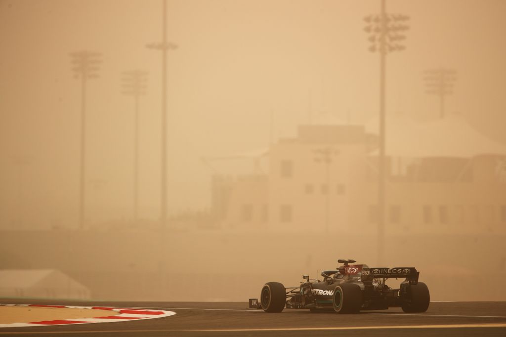 Forma-1, Lewis Hamilton, Mercedes, Bahrein teszt 1. nap 