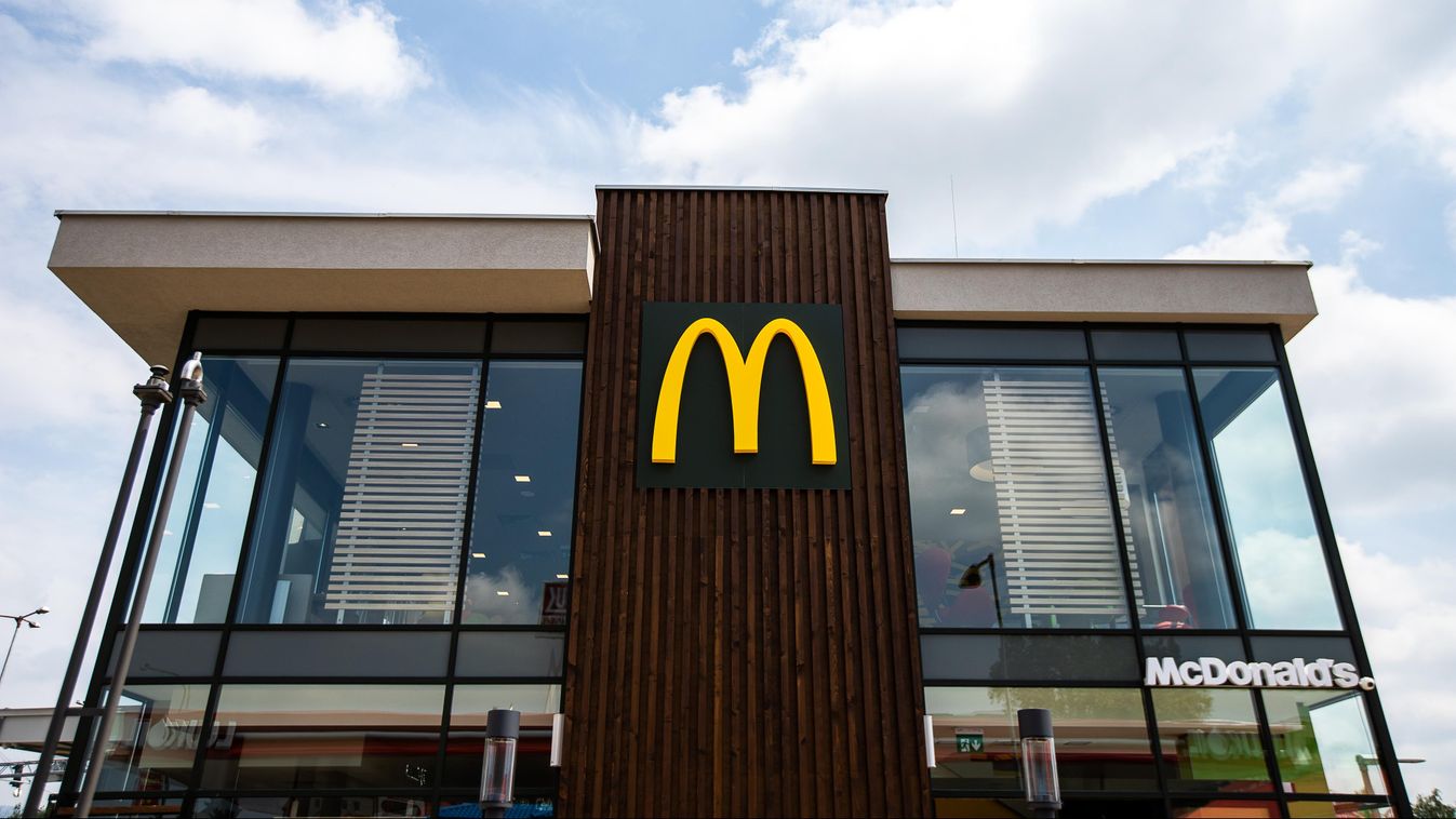 2018.06.08. Gyöngyösön nyíló McDonald's befotózása MCD McDonalds's Gyöngyös Étterem Nyitás 2018 júniusában nyíló McDonalds's befotózása 