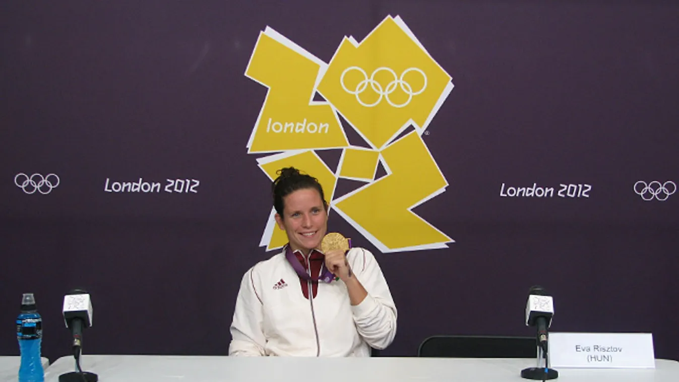 london 2012, olimpia, Risztov Éva a női 10 -km-es hosszútávúszás olimpiai bajnoka sajtótájékoztatót tart