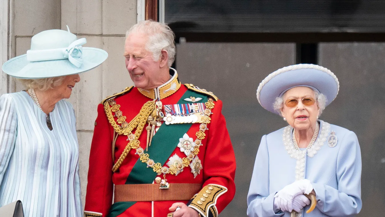 II. ERZSÉBET; KAMILLA hercegnő; VI. GYÖRGY; KÁROLY herceg London, 2022. június 2.
Kamilla cornwalli hercegnő, Károly walesi herceg, brit trónörökös felesége, Károly herceg és II. Erzsébet brit uralkodó (b-j) megtekinti a királynő trónra lépésének 70. évfo