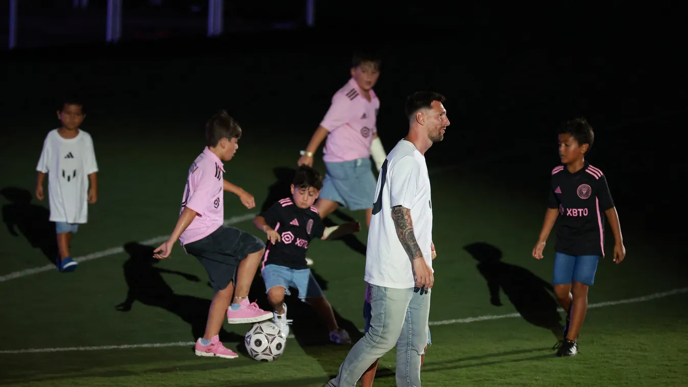 Inter Miami CF Hosts "The Unveil" Introducing Lionel Messi GettyImageRank2 People Soccer Looking USA Florida - US State Fort Lauderdale Sports Activity Medium Group Of People Soccer Field Photography Major League Soccer Lionel Messi A-List Soccer Celebrit