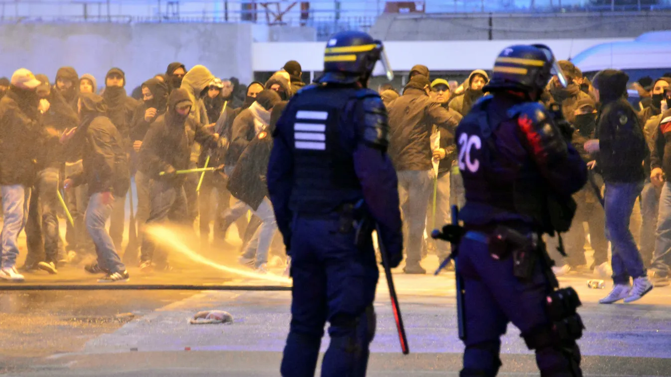 Marseille, foci-Eb, rendőrök, huliganizmus 