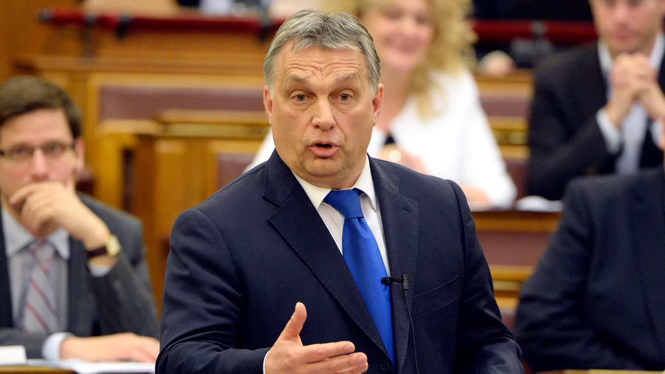 Orbán Viktor beszél Közéleti személyiség foglalkozása miniszterelnök politikus SZELLEMI TEVÉKENYSÉG SZEMÉLY 