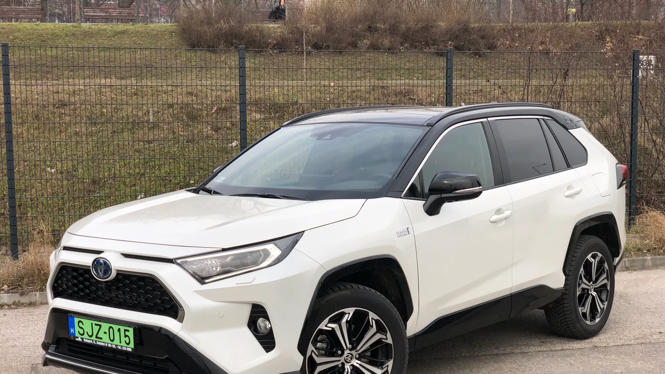 Toyota RAV4 PHEV plug-in 