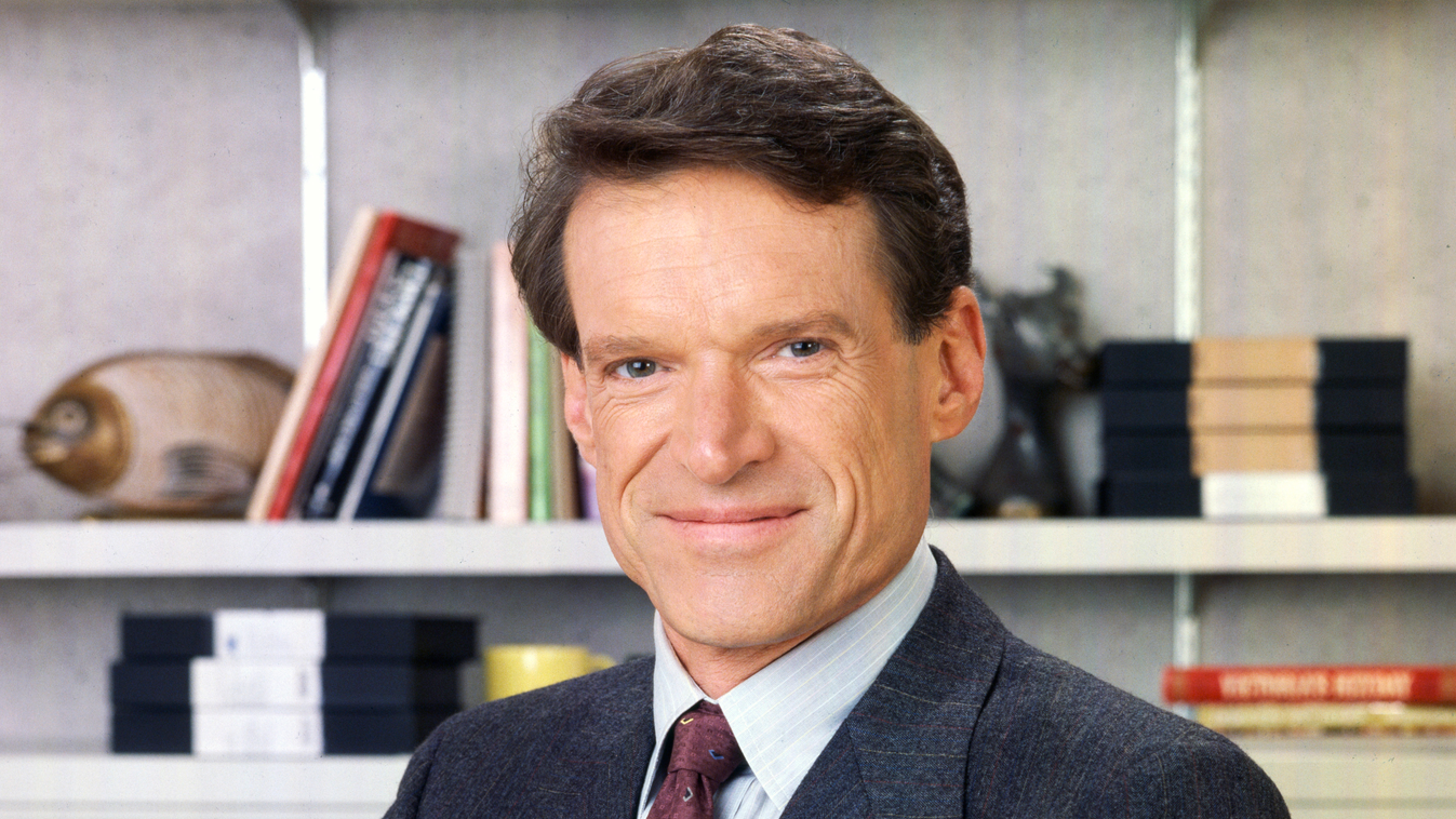 Murphy Brown LOS ANGELES - JANUARY 1: Murphy Brown, a CBS television situation comedy program featuring topical current events and satire. Pictured is Charles Kimbrough (as Jim Dial, news anchor).  January 1, 1993. (Photo by CBS via Getty Images) 
