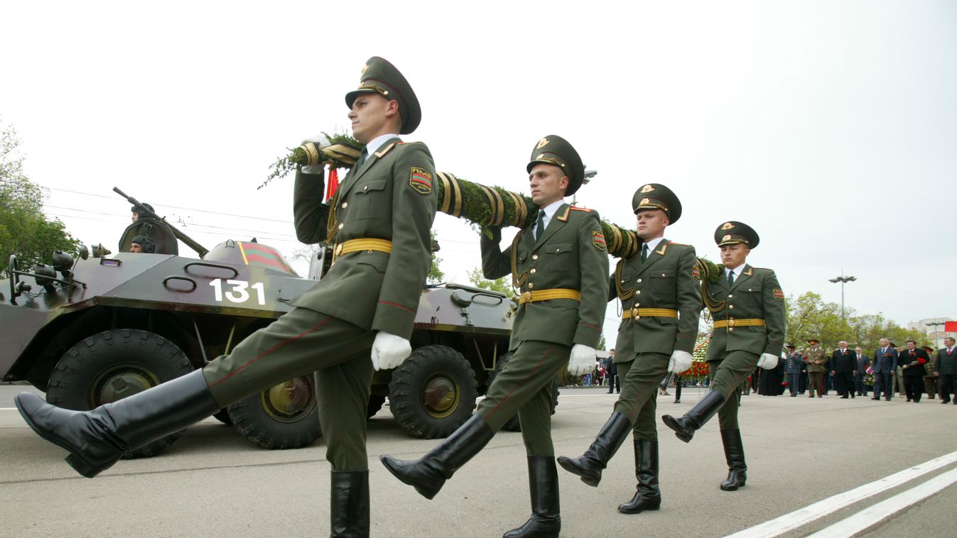 Tiraszpol, Moldávia Dnyeszteren túli Köztársaság, a honvédelmet ellátó Delta alakulat tagjai díszfelvonuláson.
Fotó: Dudás Szabolcs 