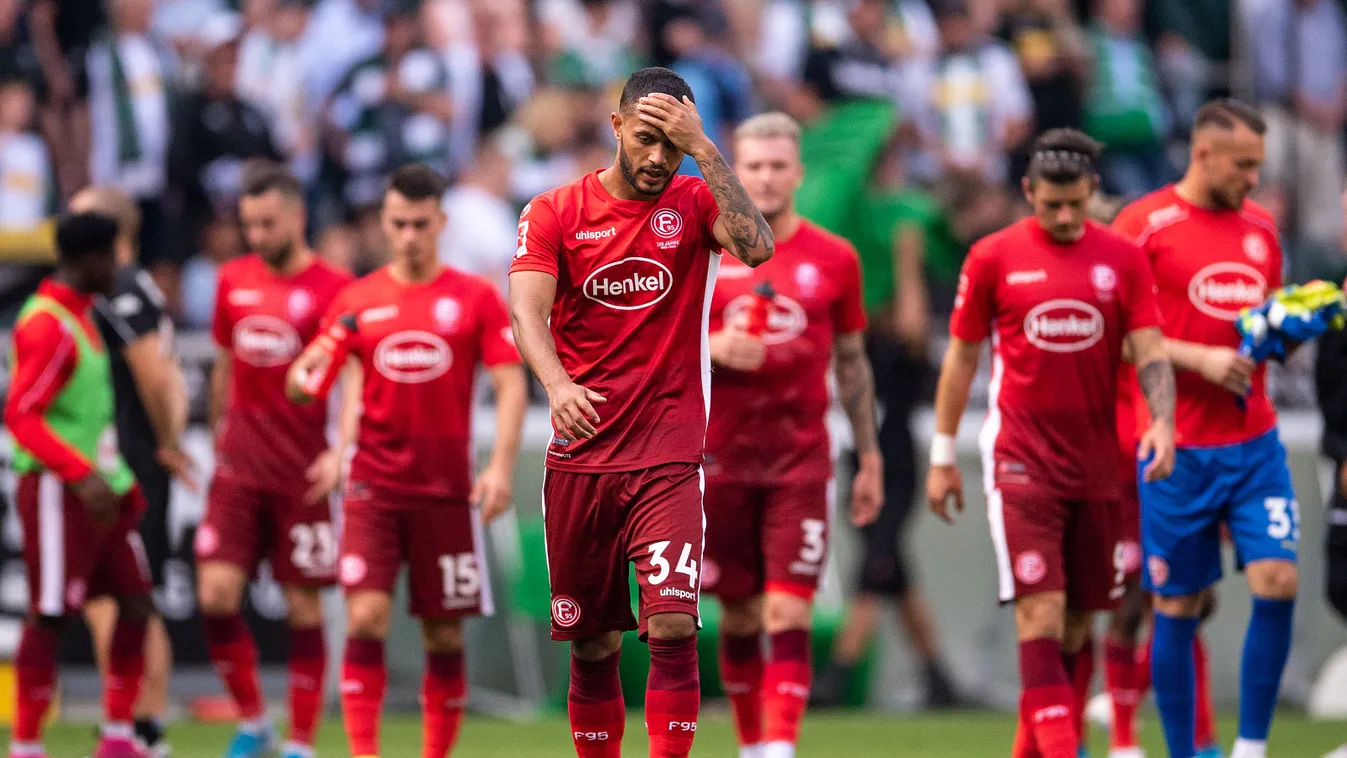 Borussia Mönchengladbach - Fortuna Düsseldorf Sports soccer Bundesliga Group Lewis Baker (Fortuna Düsseldorf 1895 e.V.) 