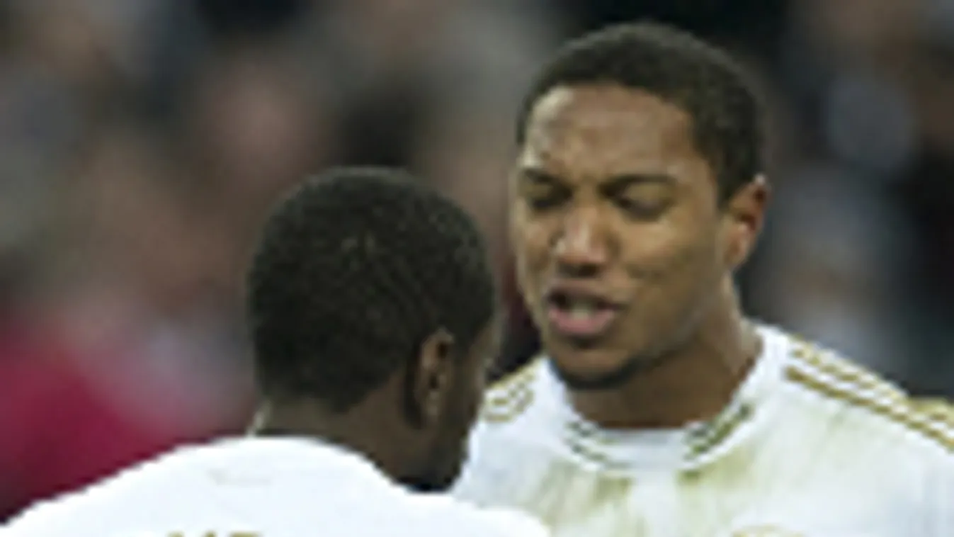 Nathan Dyer és Jonathan de Guzman, a Swansea City játékosai összevesztek egy büntető elvégzésén