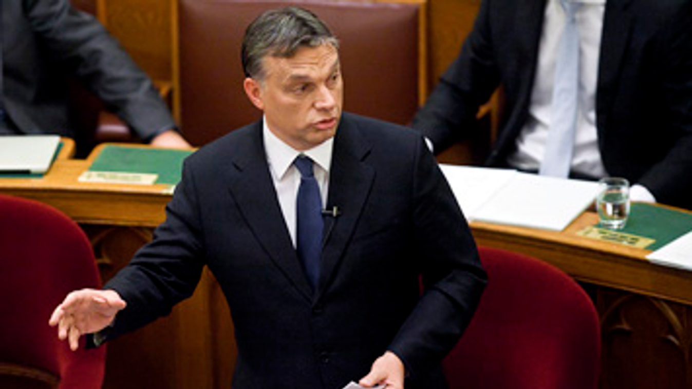 Orbán Viktor beszédet mond a parlament plenáris ülésén