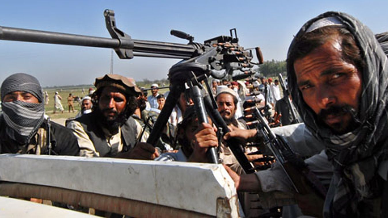 turisták veszélyben, pakisztáni tálib fegyveresek
