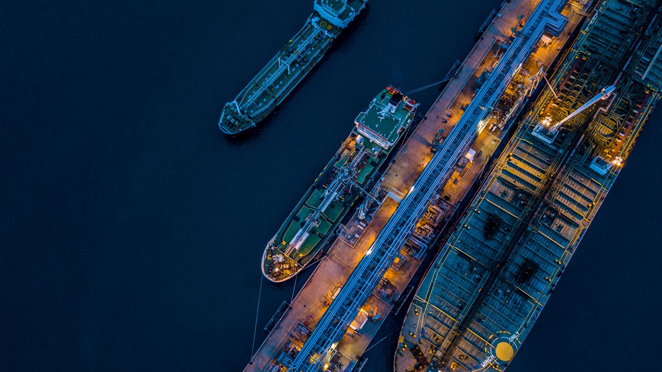 földgáz, natural gas, 
 
 Aerial,View,Oil,And,Gas,Tanker,Cargo,Ship,Offshore,At container,big,fuel,harbor,ship,shipping,vessel,cargo,petroleum,e 