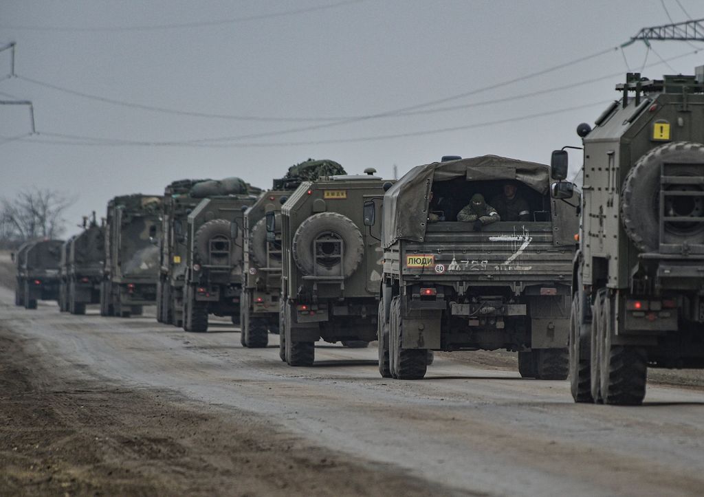 PUTYIN, Vlagyimir orosz-ukrán háború Ukrán válság, 2022. orosz harci jármű katona, tank, jármű 