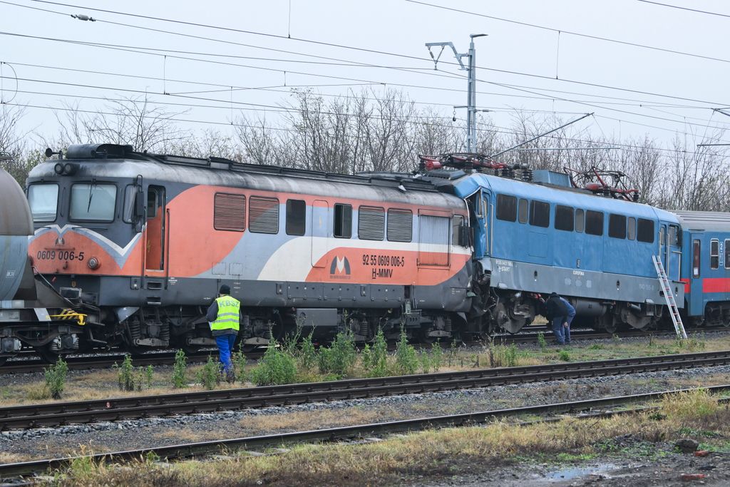 Vonatbaleset Sáp, vonat, baleset,  mozdonyvezető, MÁV, súlyosan sérült a vétlen mozdonyvezető, 2023.11.15. 
