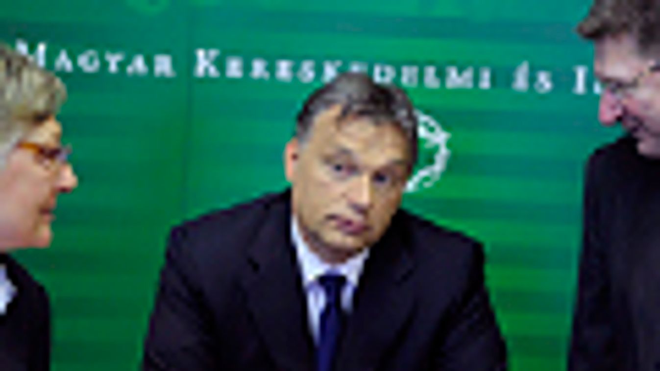 Orbán Viktor miniszterelnök tárgyalásokat folytatott a Magyar Kereskedelmi Iparkamara tagjaival, Németh Lászlóné és Parragh László a MKIK elnöke