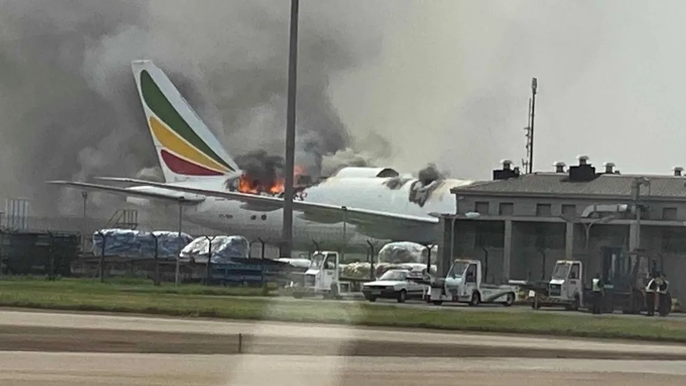 lángoló gép Ethiopian Airlines Sanghaj 