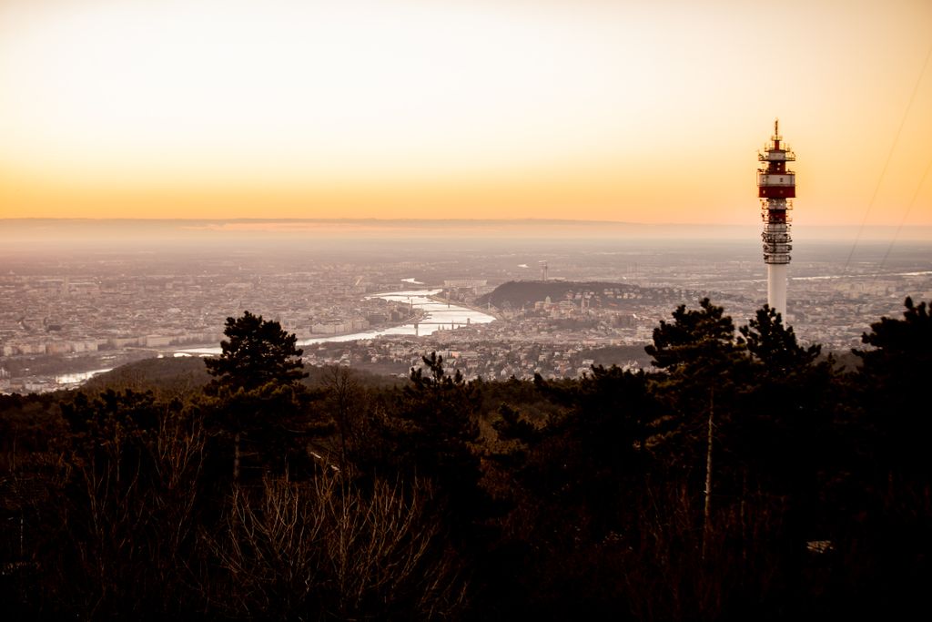 Hármashatár-hegy
Guckler kilátó
napfelkelte
Hajnal 