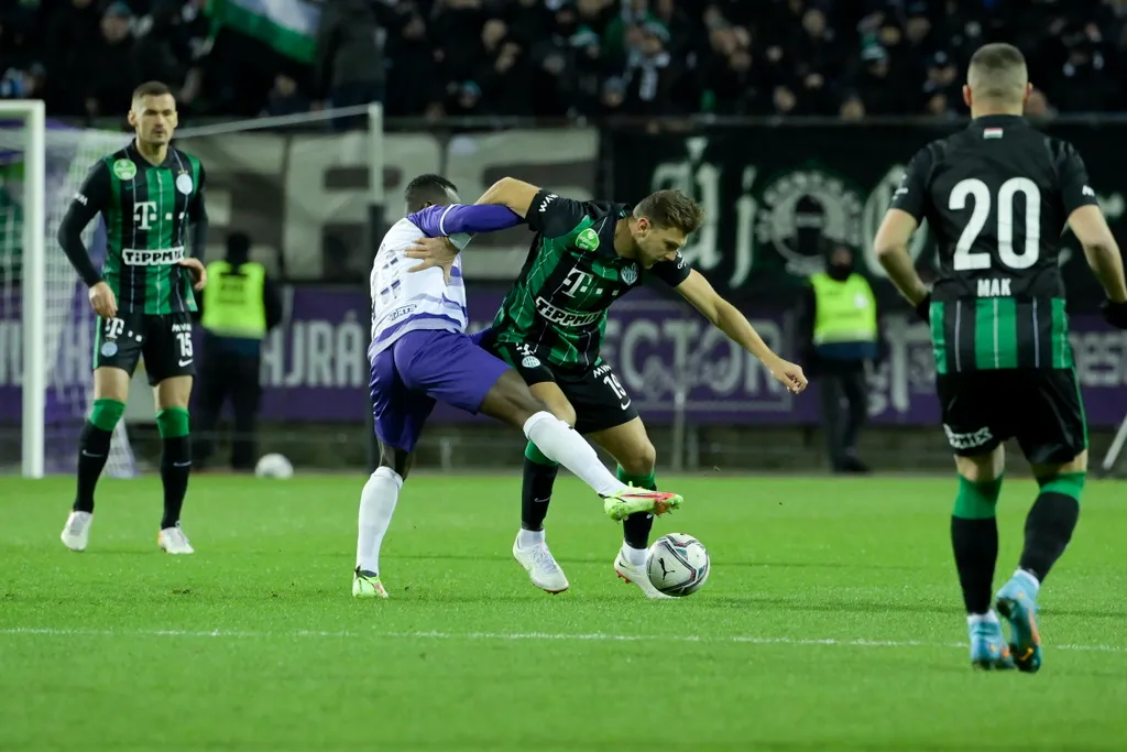 Labdarúgás, OTP Bank Liga, Újpest-Ferencváros 2022.01.30. VÉCSEI Bálint 