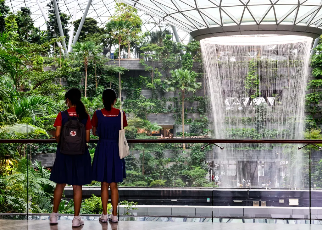 Singapore,-,3,Feb,2023:,Two,Primary,School,Students,Spend singapore,social connections,young,asia,mental wellness,students,primary school students,hsbc rain vortex,female,girl,people,jewel changi airport singapore,social connections,young,asia,mental well