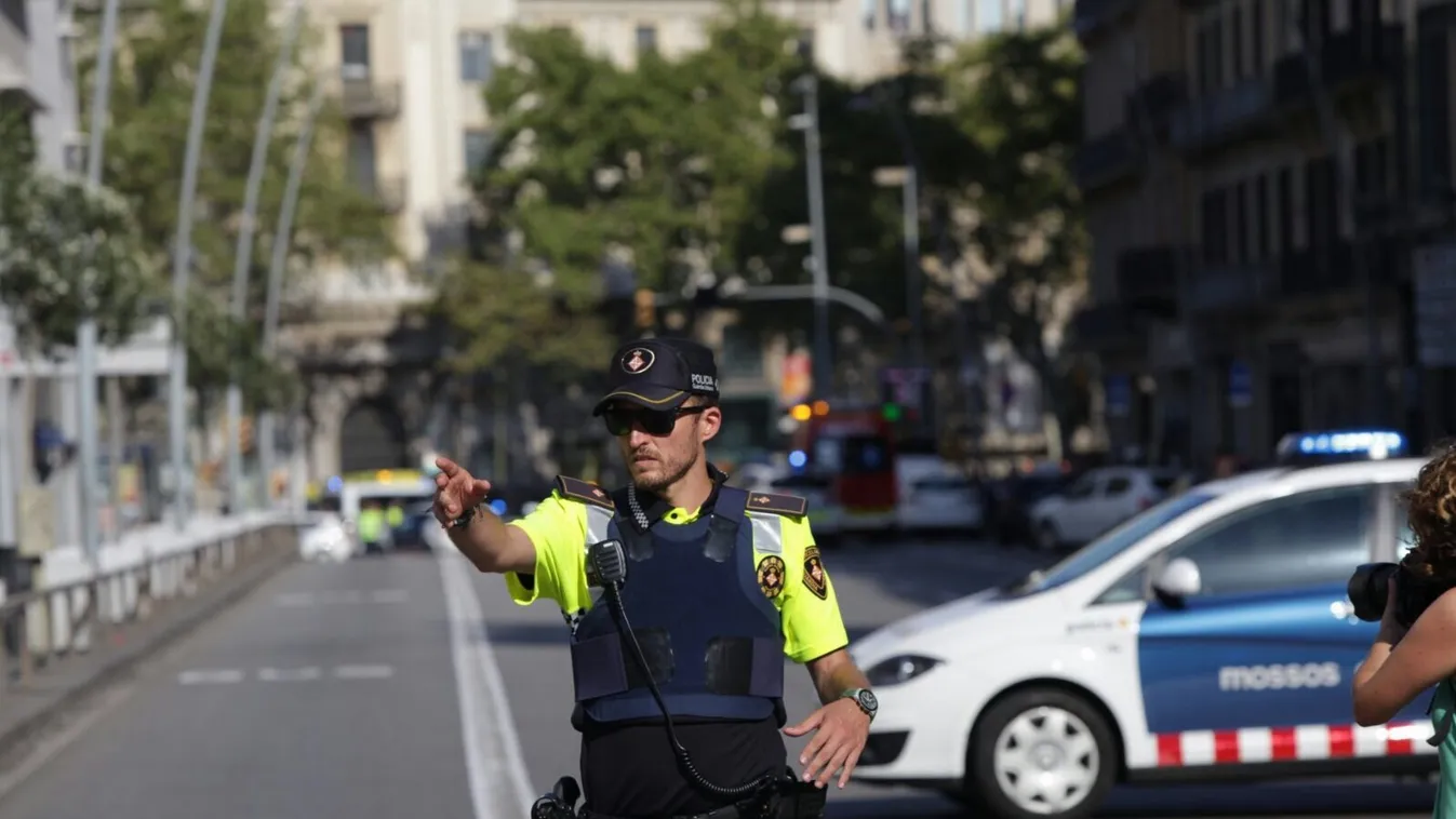 Barcelona La Rambla, tömegbe hajtott egy teherautó 