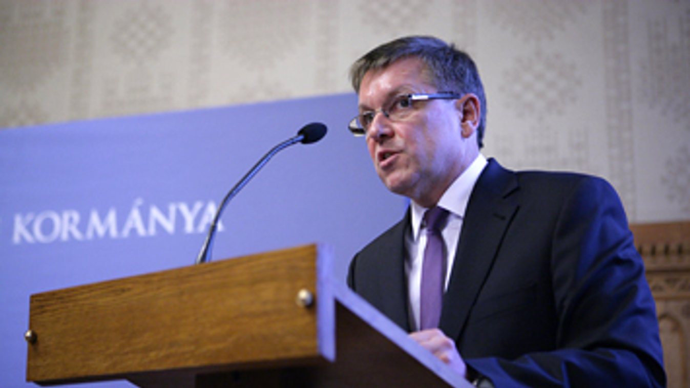 Matolcsy György, nemzetgazdasági miniszter, sajtótákékoztató
