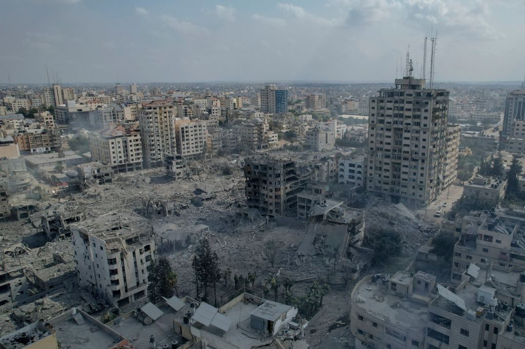 Izrael Palesztina háború izraeli háború konfliktus
Izraeli légitámadásban megsemmisült házak romjai Gázában 2023. október 10-én. A Gázai övezetet irányító Hamász palesztin iszlamista szervezet október 7-én többfrontos támadást indított Izrael ellen, minte