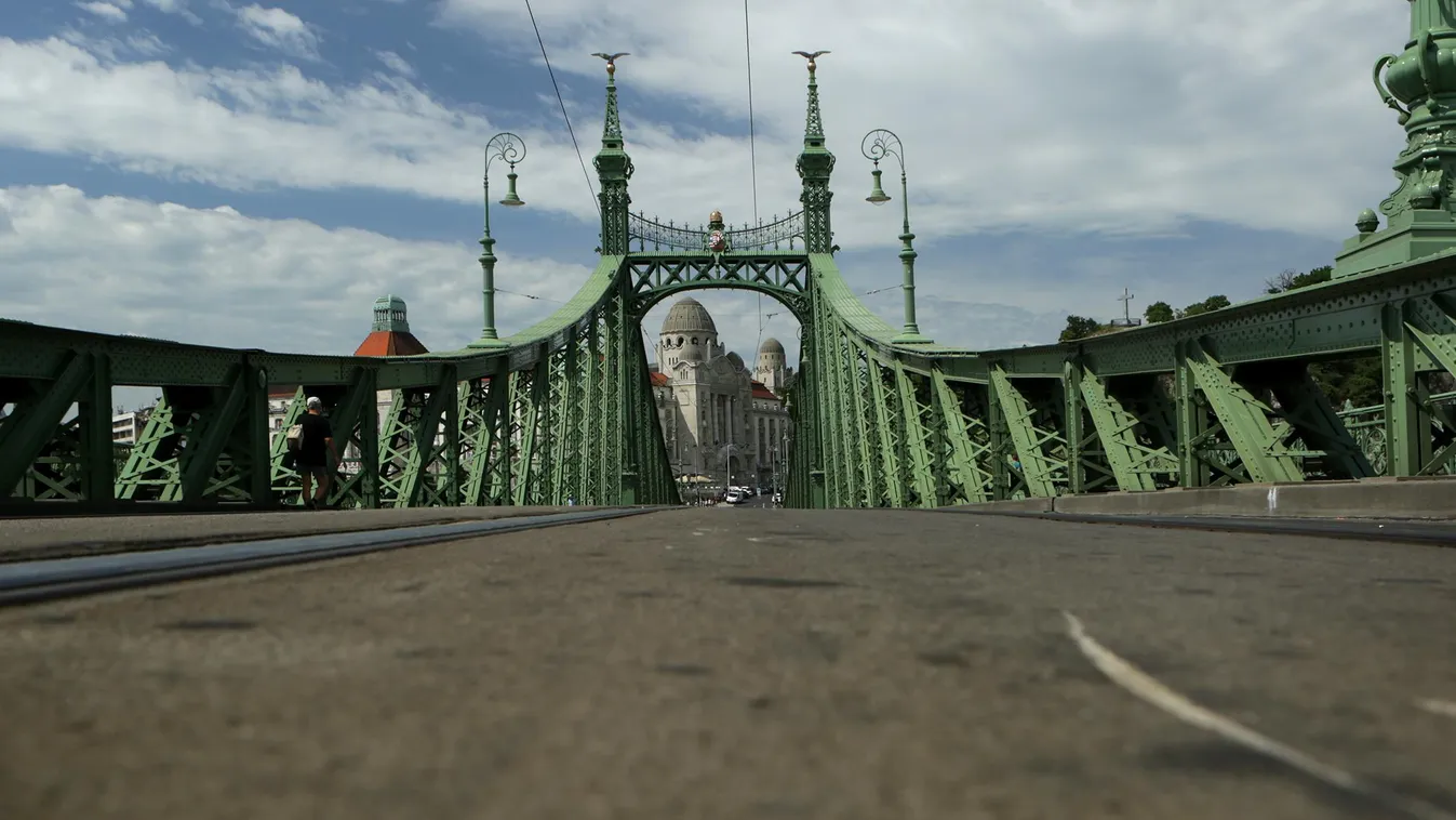 Lezárt Szabadság híd és bontás alatt álló Bartók Béla út 2016 június 16-án Lezárt Szabadság híd és bontás alatt álló Bartók Béla út 2016 június 16-án 