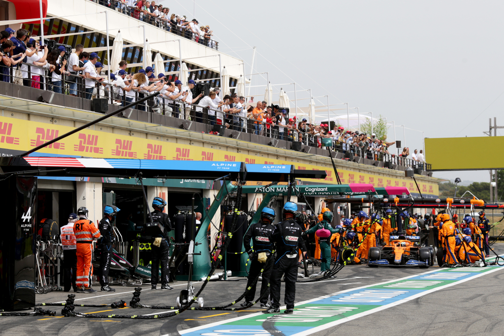 Forma-1, Daniel Ricciardo, McLaren, kerékcsere, Francia Nagydíj 2021, futam 
