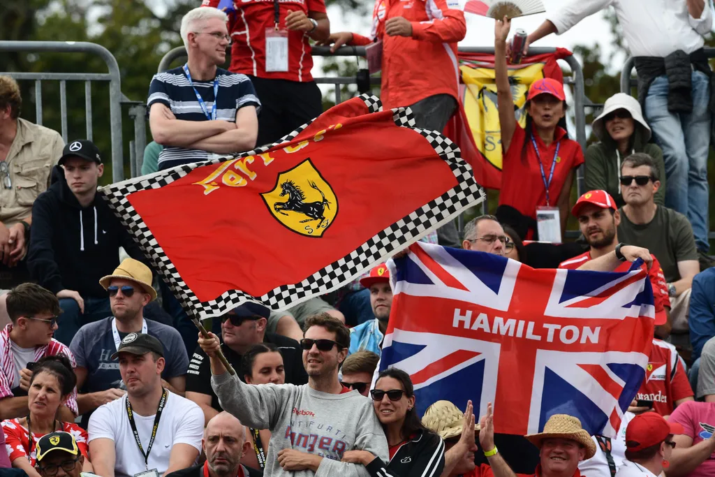 A Forma-1-es Olasz Nagydíj, Ferrari és Hamilton szurkolók 