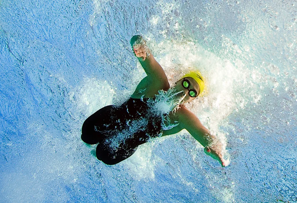 Horizontal SWIMMING WORLD CHAMPIONSHIP LOW ANGLE UNDERWATER PICTURE WOMAN 