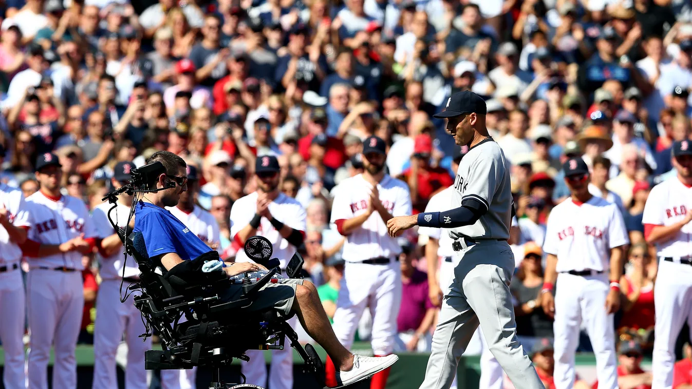 New York Yankees v Boston Red Sox GettyImageRank2 SPORT HORIZONTAL Baseball - Sport USA SEASON Massachusetts Boston - Massachusetts PLAYING Boston Red Sox New York Yankees Derek Jeter Fenway Park Boston College American League Baseball National League Bas