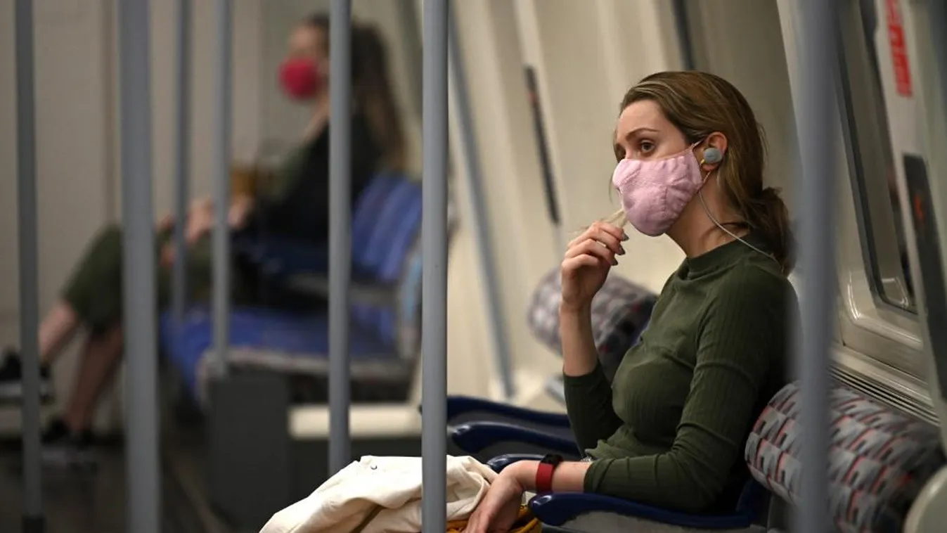 London, metró, maszk, koronavírus 