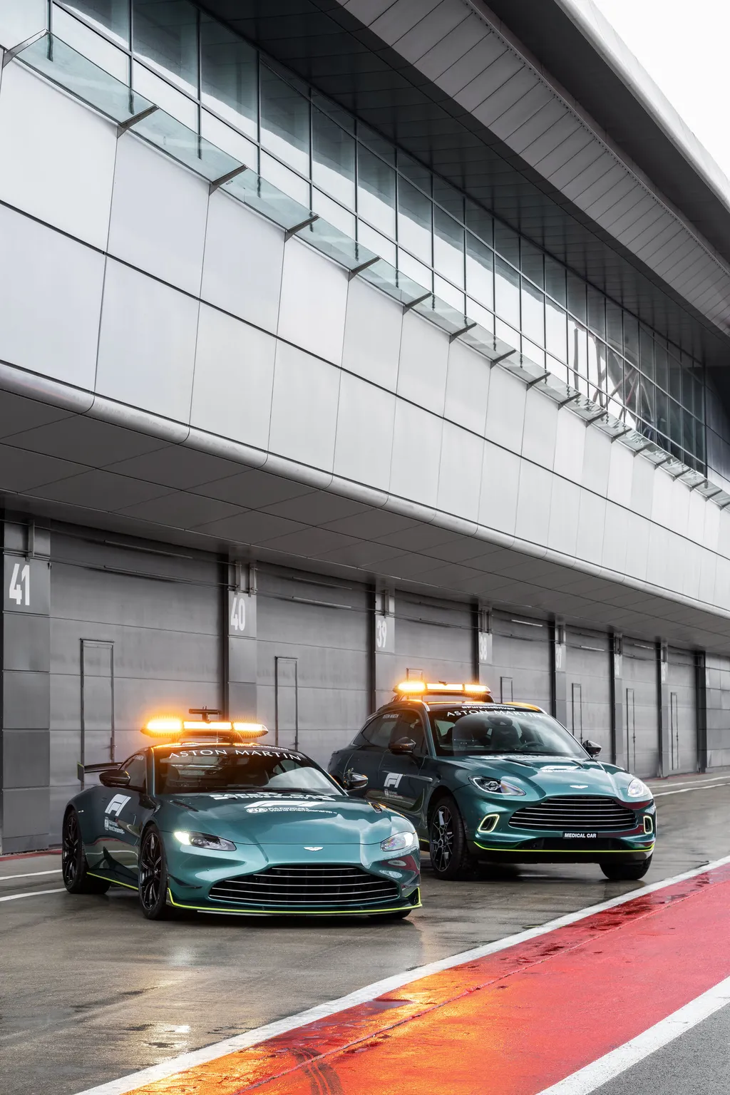 Forma-1, Aston Martin, Safety Car, biztonsági autó, Medical Car, orvosi autó, DBX, Vantage 