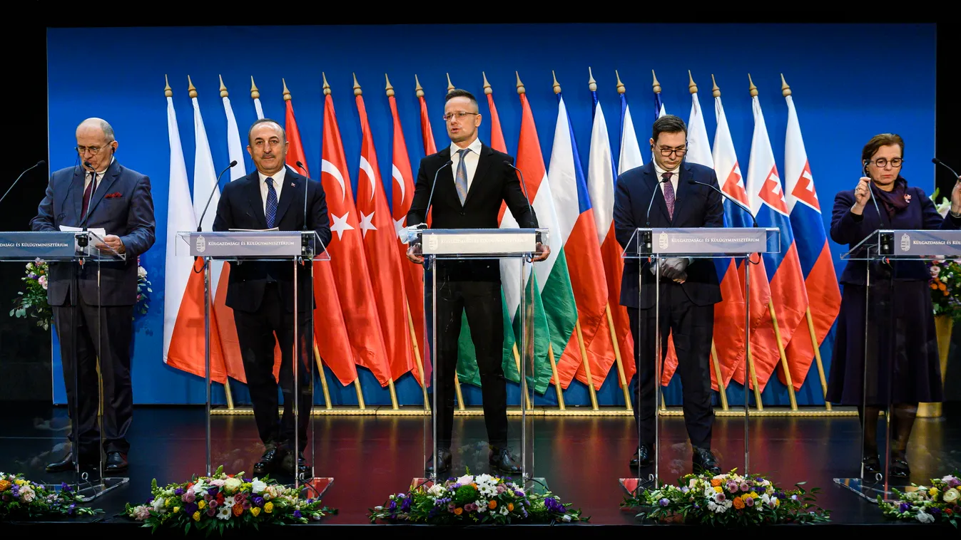 CAVUSOGLU, Mevlüt; RAU, Zbigniew ; SZIJJÁRTÓ Péter 