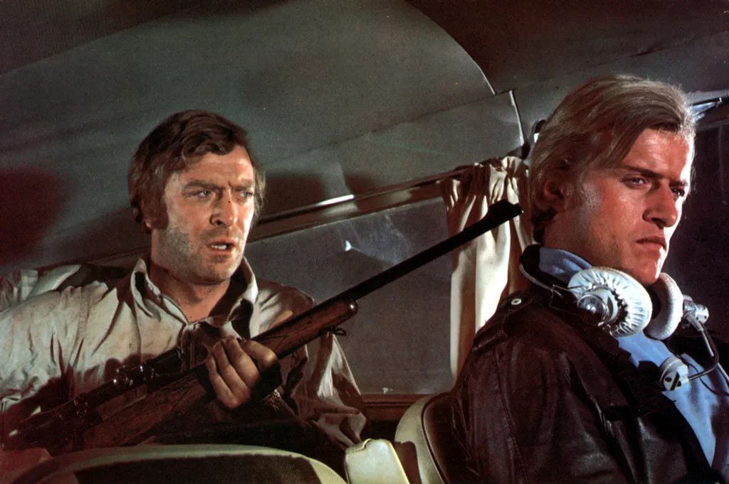 The Wilby Conspiracy (1975) UK Cinema menace Threat fusil carabine riffle gun (arme weapon) HORIZONTAL 