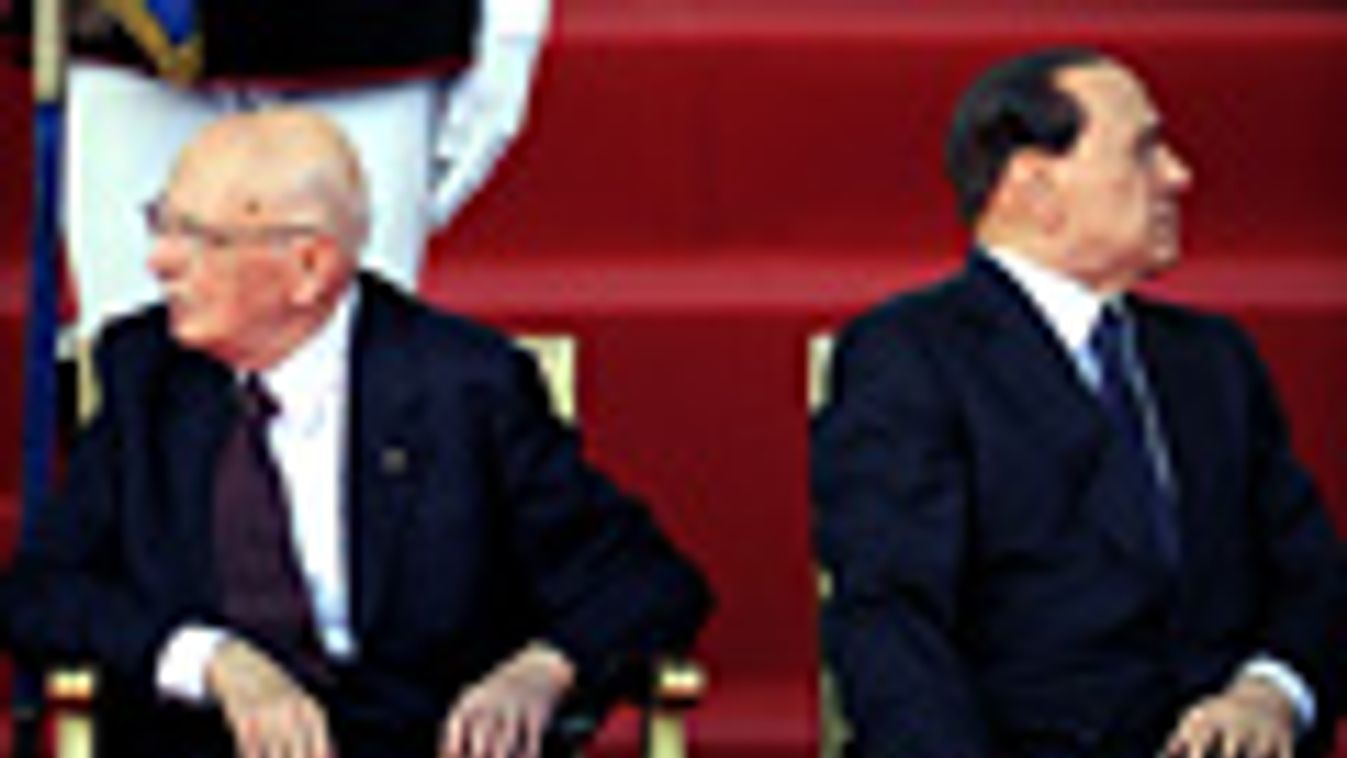 Berlusconi lehetséges utódai, Giorgio Napolitano, Silvio Berlusconi, olasz kormányválság 