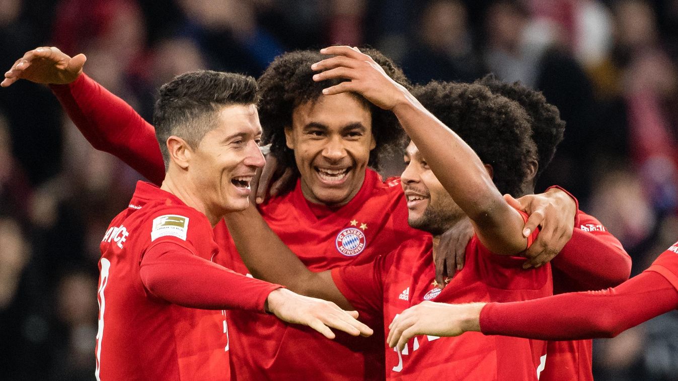Bayern Munich - VfL Wolfsburg Sports soccer Bundesliga Group Happy Goal celebration cheers JOY Robert Lewandowski (FC Bayern München) 