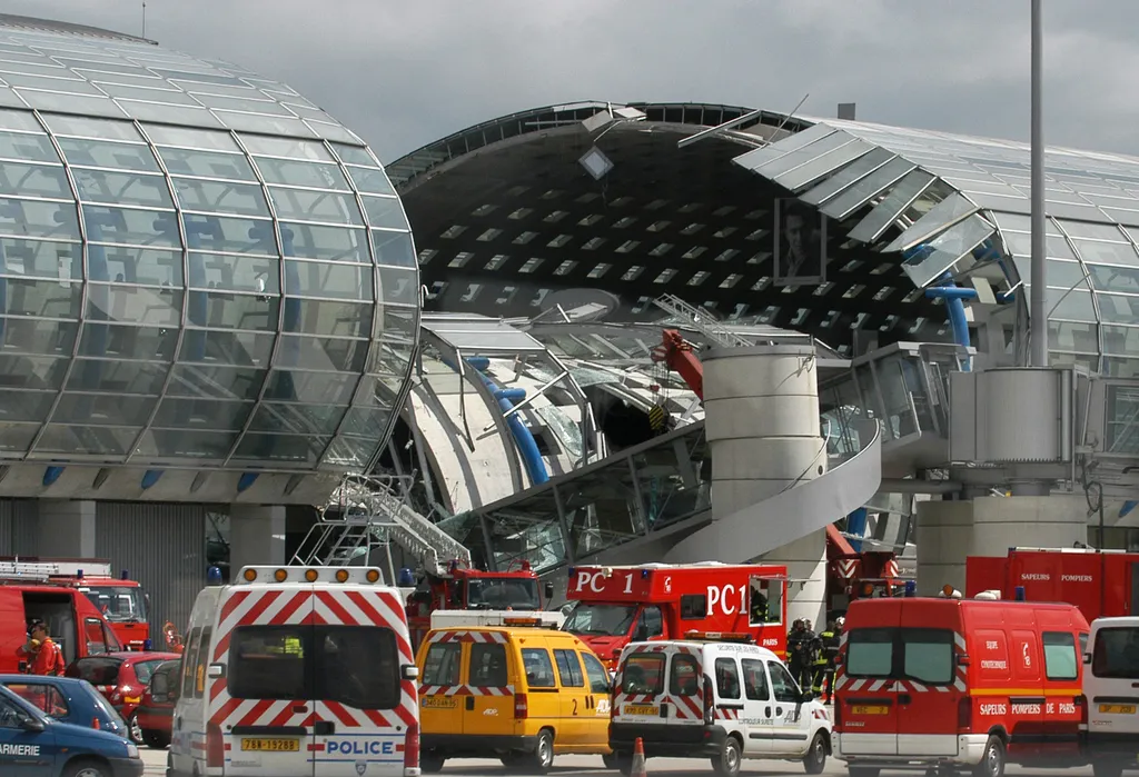 Minden idők legnagyobb mérnöki hibái, katasztrófa, baleset, gyűjtés, 2023, Charles de Gaulle repülőtér a terminál tetejének a beszakadása 