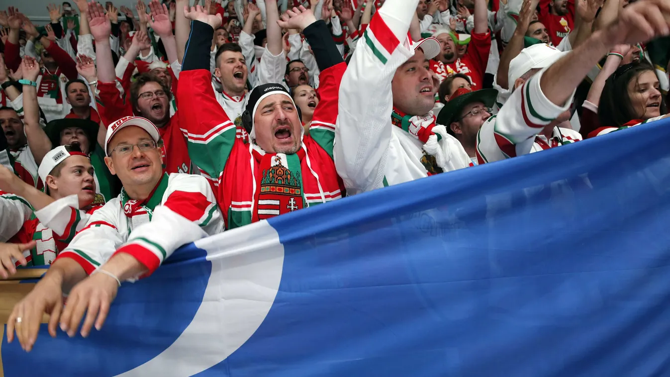 Magyar szurkolók az oroszországi jégkorong-világbajnokságon 