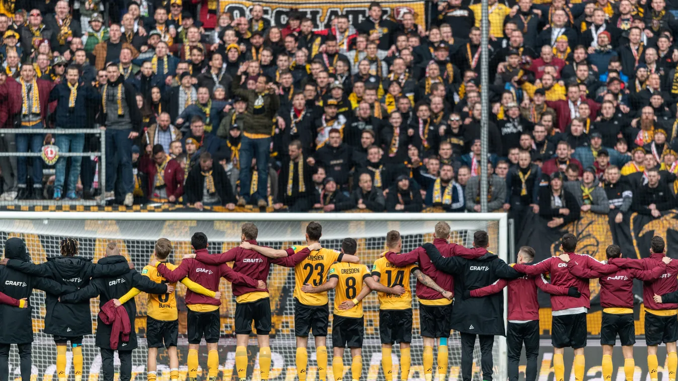 SG Dynamo Dresden - FC Erzgebirge Aue Sports soccer 2 Bundesliga Derby Single Simon Makienok (SG Dynamo Dresden) 