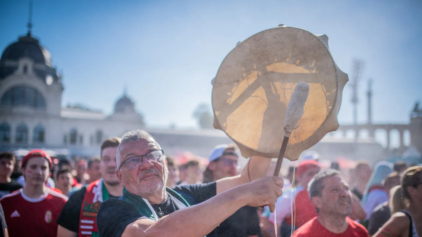 Foci EB, labdarúgó Európa-bajnokság, Euro 2020, labdarúgás, magyar válogatott, szurkolói zóna, szurkoló, szurkolás, drukker, Budapest, Magyarország - Franciaország, Szurkolói zóna a Városligetben, Városliget, Budapest, 2021.06.19. 