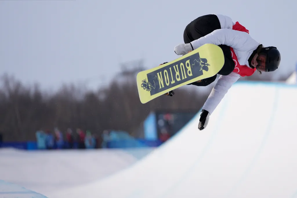 KOZUBACK Kamilla, téli olimpia 2022, snowboard, hódeszka félcső selejtező 