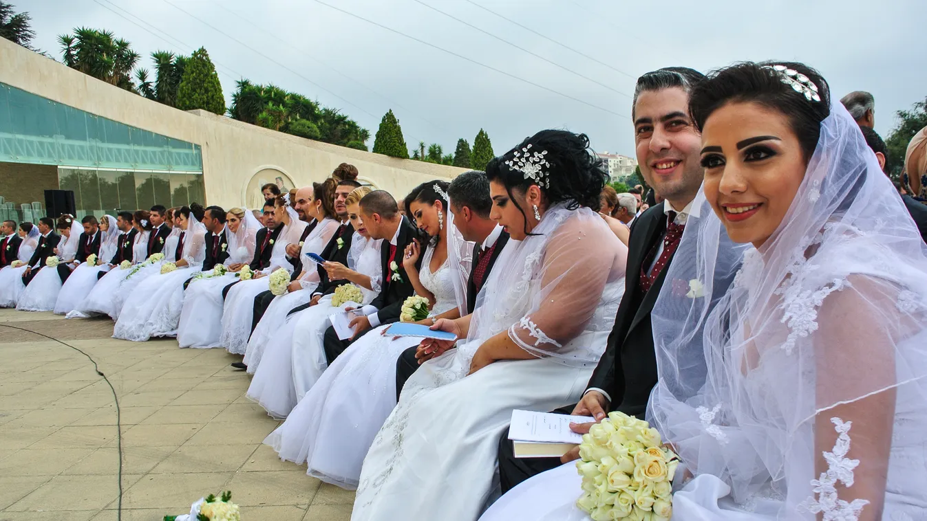 Tömeges esküvő Libanonban – itt aztán volt menyasszony bőven 