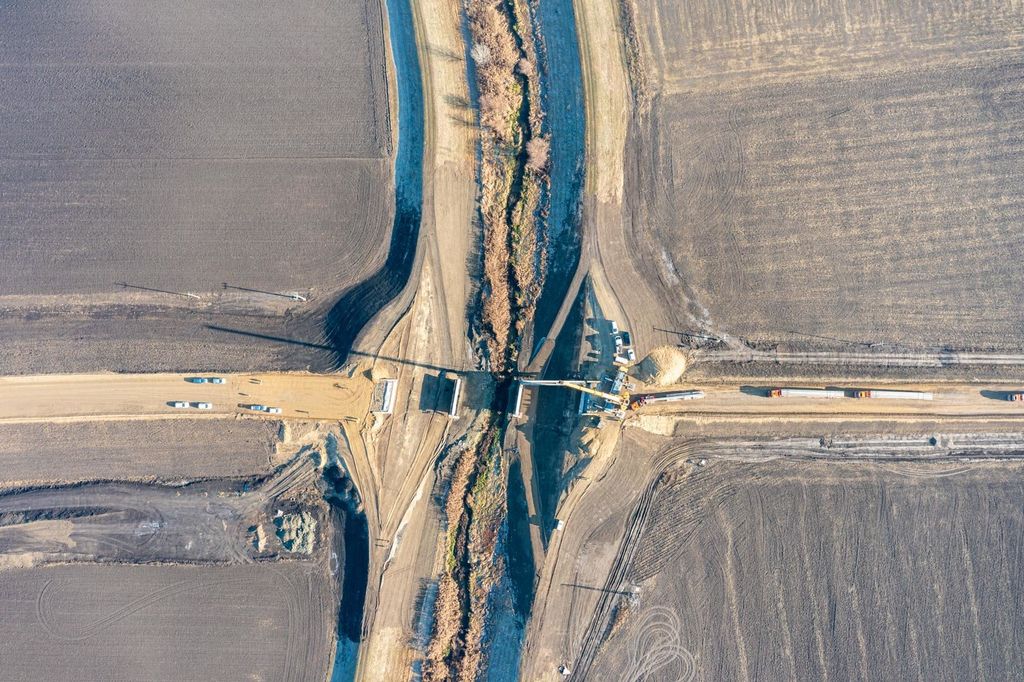 Zagyva-híd építkezésével zárta az évet a jászberényi elkerülő projektje, Magyar Építők, 2021 