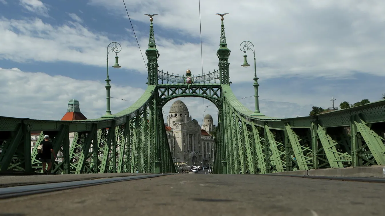 Lezárt Szabadság híd és bontás alatt álló Bartók Béla út 2016 június 16-án Lezárt Szabadság híd és bontás alatt álló Bartók Béla út 2016 június 16-án 