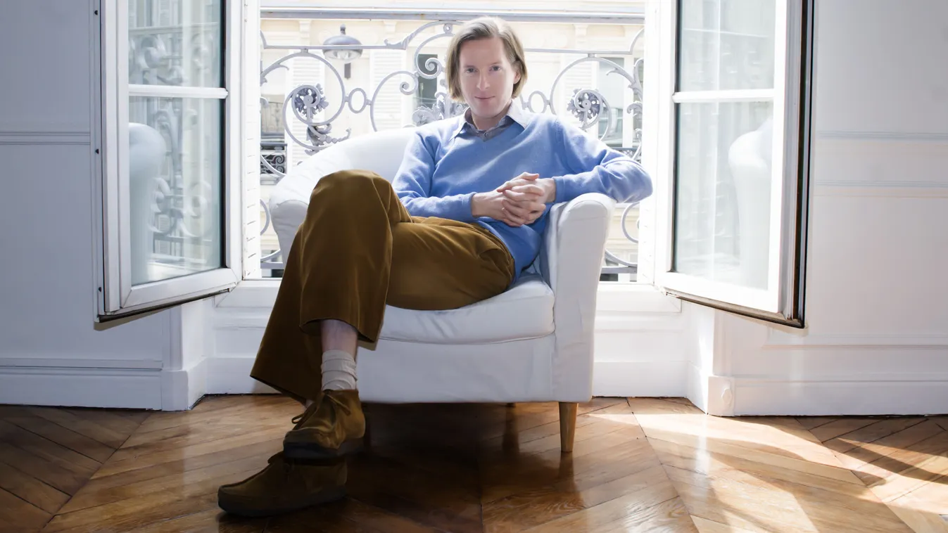 Wes Anderson PORTRAIT MAN 21st Century American USA United States DIRECTOR Screenwriter Producer Cinema ARMCHAIR 