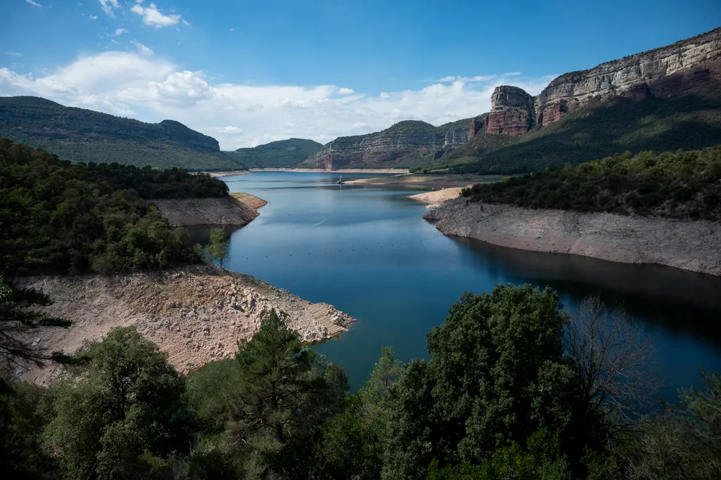 vízben álló templom, drought Horizontal climate rivers weather 