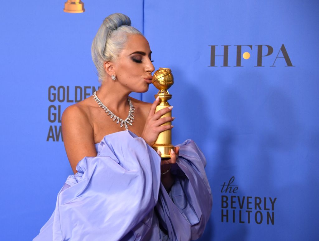 76th Annual Golden Globe Awards - Press Room TOPSHOTS Horizontal CEREMONY PRIZEGIVING TELEVISION CINEMA ACTRESS TROPHY SINGER-WOMAN BUST 