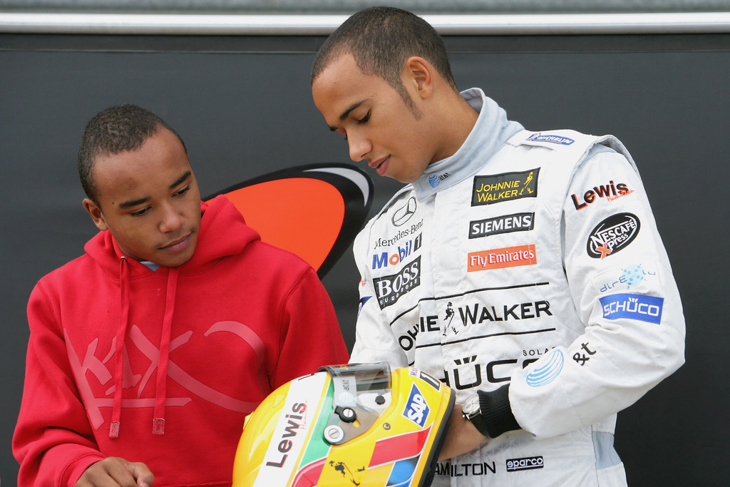 Forma-1, Lewis Hamilton, McLaren-Mercedes, Silverstone teszt, Hamilton első teszt, Nicholas Hamilton 