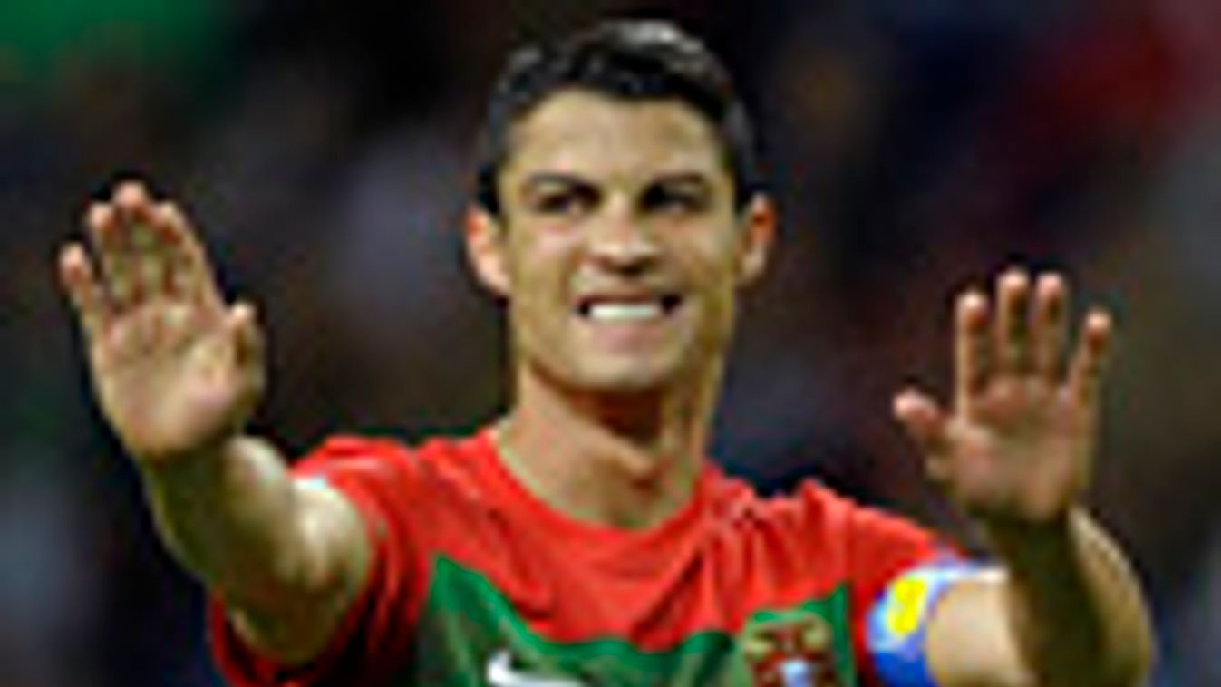 Cristiano Ronaldo lökést reklamál