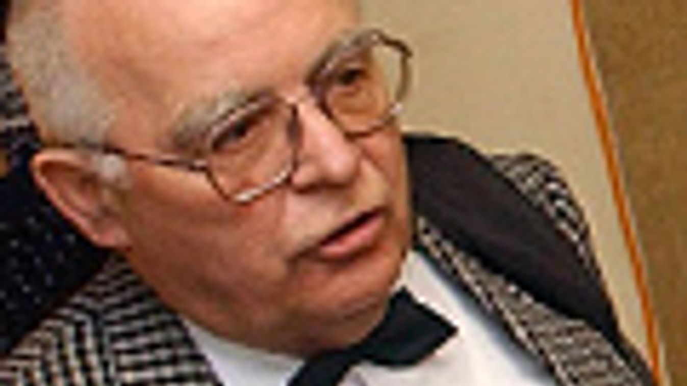 Kovács Győző miniszteri tanácsadó Neumann Jánosnak, a számítógép feltalálójának munkásságáról tartot előadást hátrányos helyzetű fiataloknak, 2004,  Számítógép Múzeum